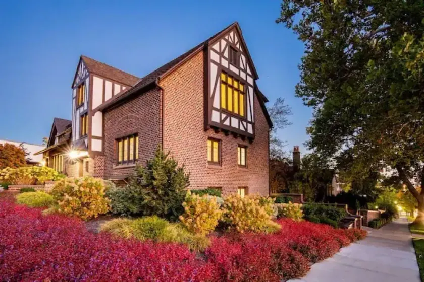 7,000 sqft Luxury Downtown Estate - Hot Tub - Sleeps 18 - 17% Off Monthly Stays - Image 1