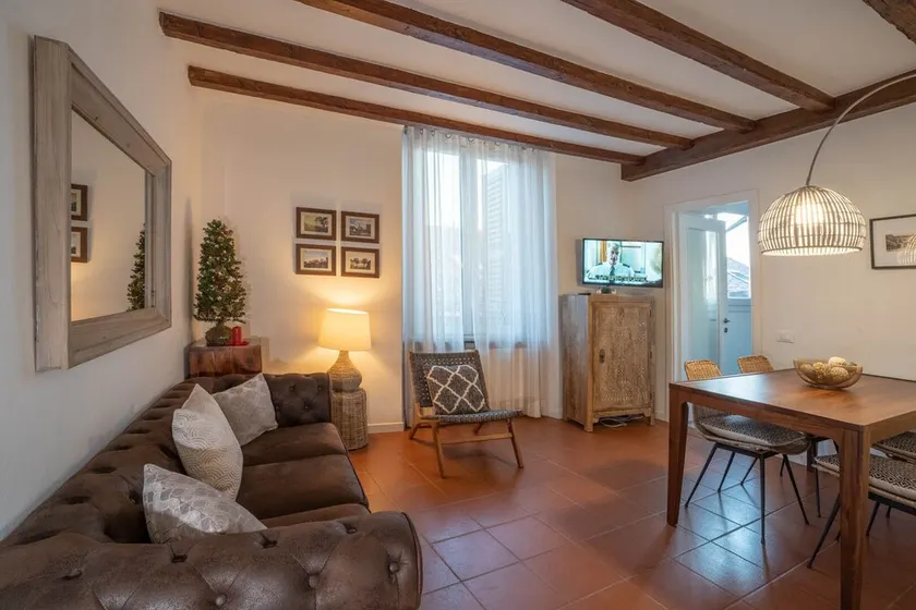 Cozy apartment with attention to detail in great location - Image 1