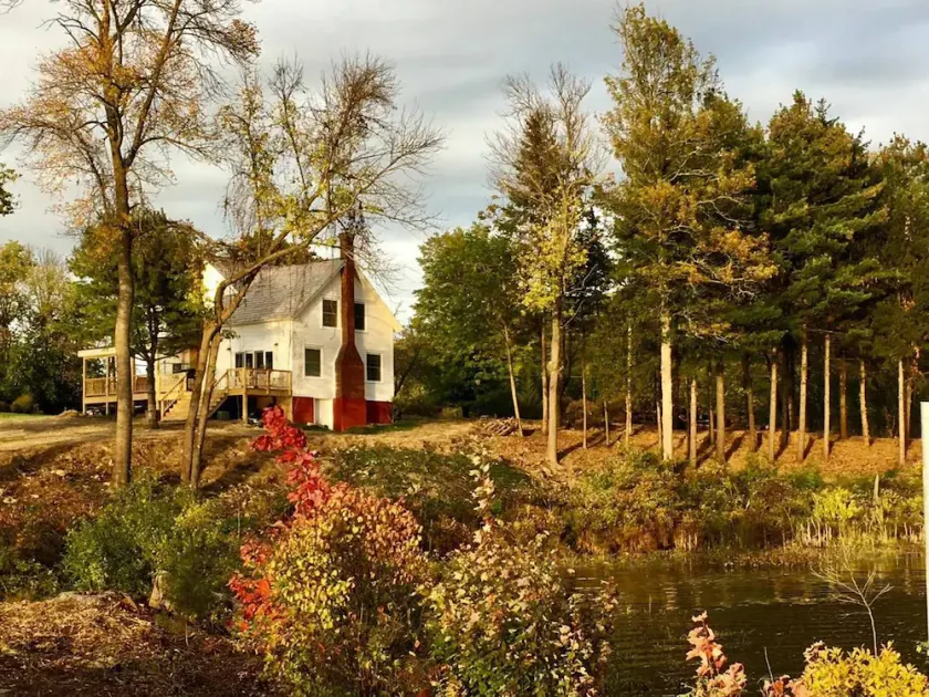 Maison historique au bord du lac - Image 1