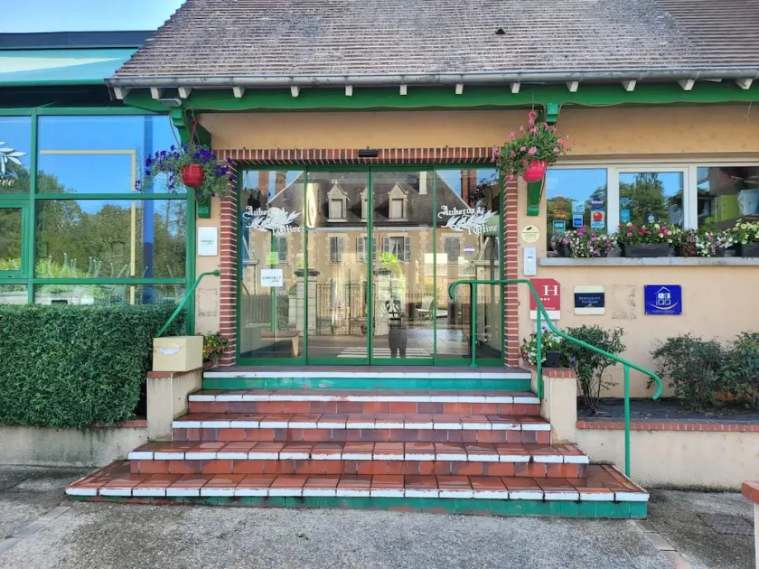 L'AUBERGE DE L'OLIVE - Image 1