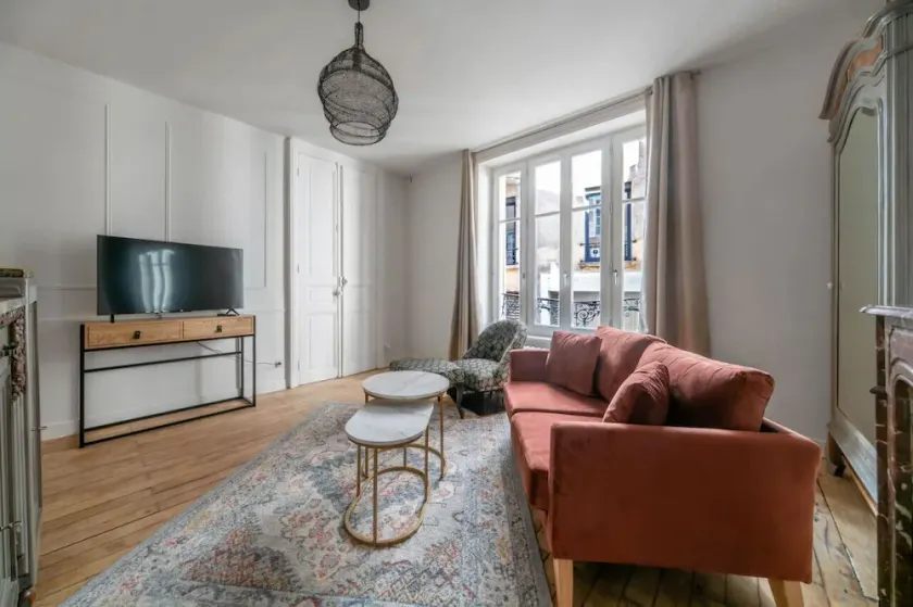 Superbe appartement dans immeuble classé - Image 1