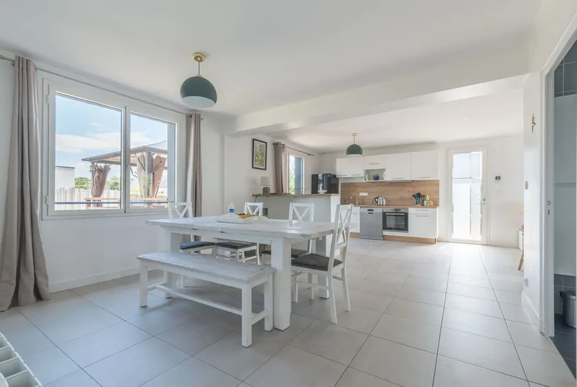 Maison de famille avec jardin à 10min de la plage - Image 1