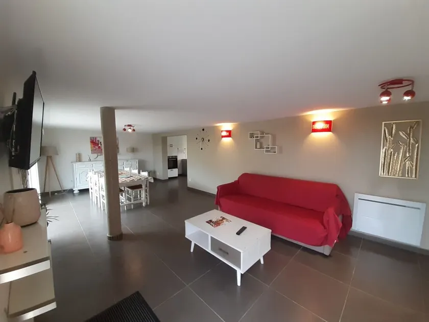 Stor lejlighed i rækkehus med pool - Image 1