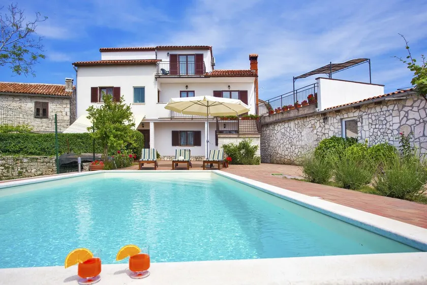 Villa med privat pool i landsby Kujići til 12 personer - Image 1
