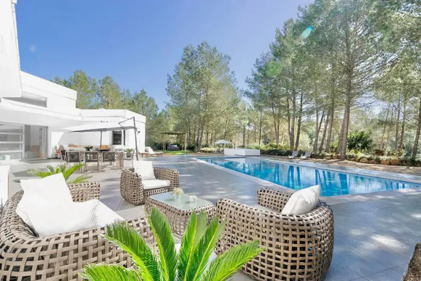 Charming Villa in the Nature of Santa Gertrudis - Image 1