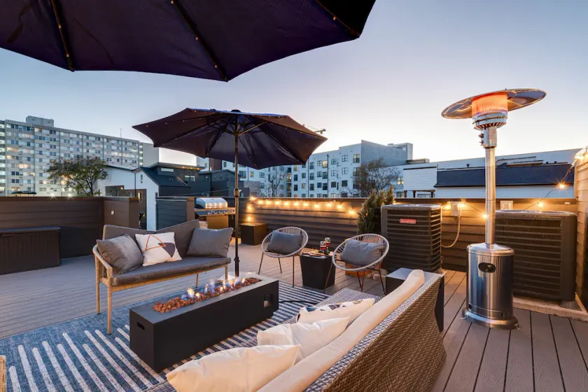 Nash Chic Near DT Rooftop Luxe Comfort - Image 1