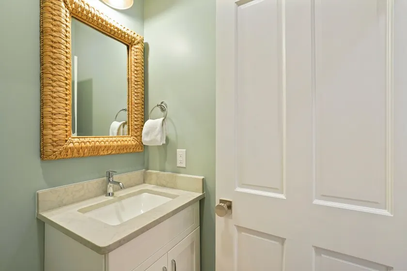 Wow Renovation, Nice Porches, & Tower, 4 Houses to Beach in Seaside + 2 Bikes - Image 1