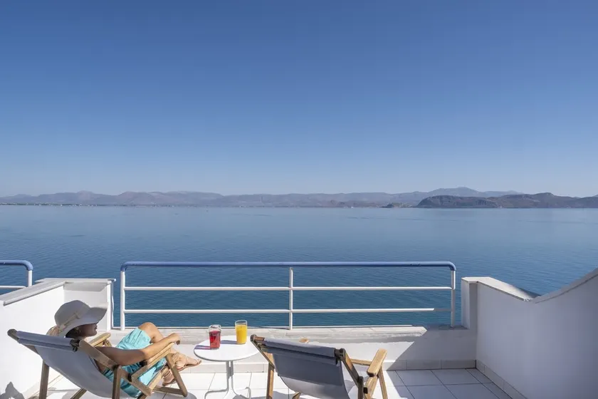 Apartamento de playa de vacaciones, balcón con vistas al mar, cerca de Nafplio, Micenas, Epidauro - Image 1
