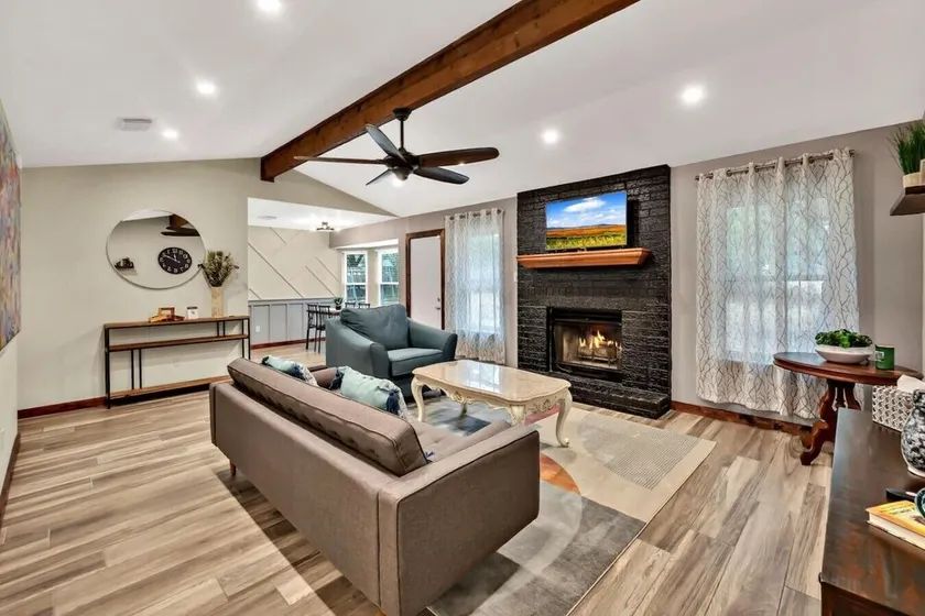 New Cozy Retreat Located 15 Minutes to Waco - Image 1