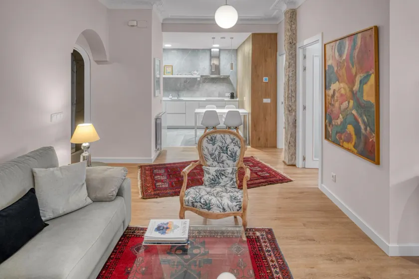 Always Easy I Bellas Artes - Image 1