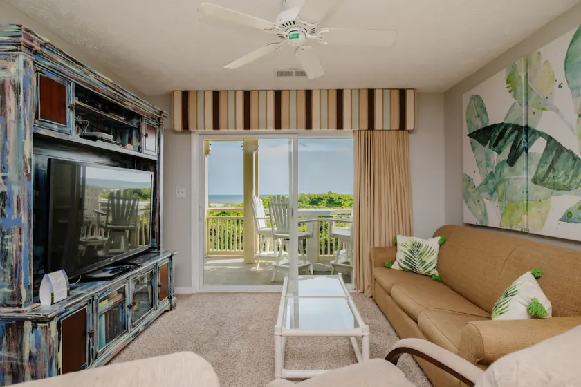 Garris Hideaway #2 by Oak Island Accommodations - Image 1