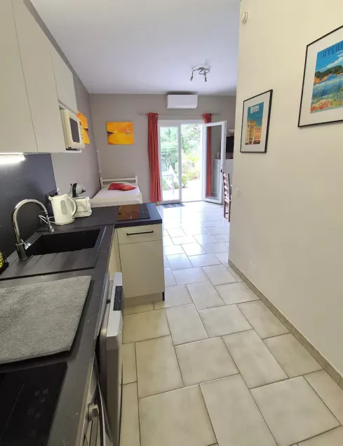APARTMENT IN PEACE IN VILLA ON THE GROUND FLOOR - Image 1
