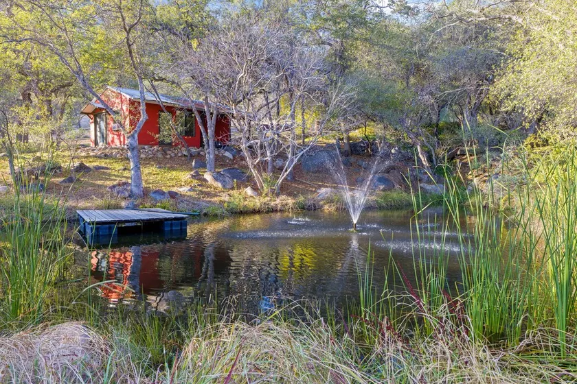 7.5 Acre Sprawling Sequoia Estate with Hot Tub, Private Pond and Flume hike - Image 1