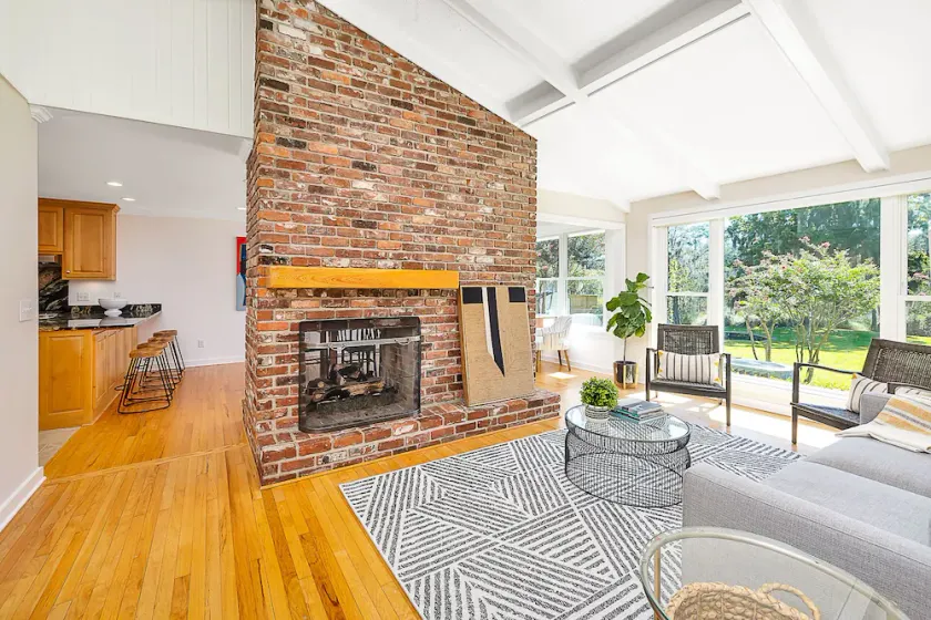 Peachtree Oak Ctg: 3BR Family Retreat | Breathtaking Marsh Views | Spacious Backyard - Image 1
