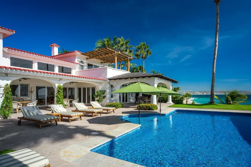 4 BR Cas Lita Includes A/C, WiFi, Private Pool and Much More! - Image 1