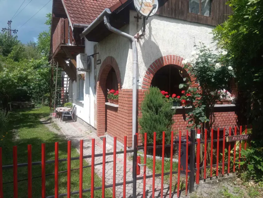 Holiday home near the beach - Image 1