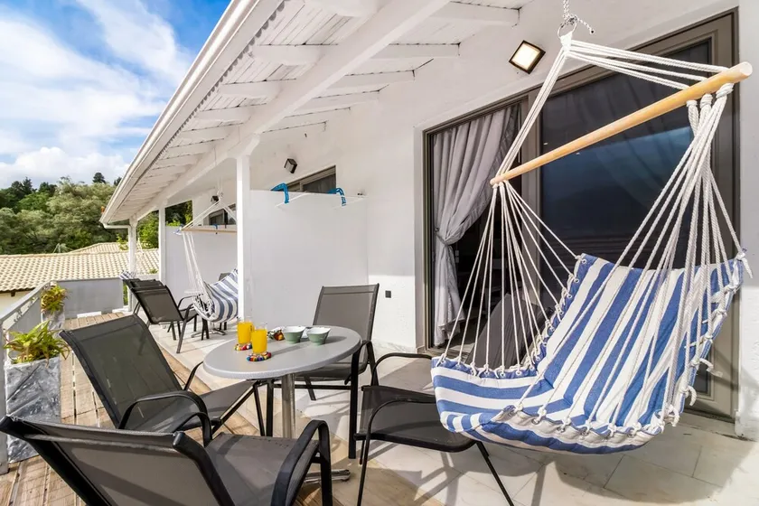 Estudio “Chakalaka 7” con vistas al mar, piscina compartida y Wi-Fi - Image 1