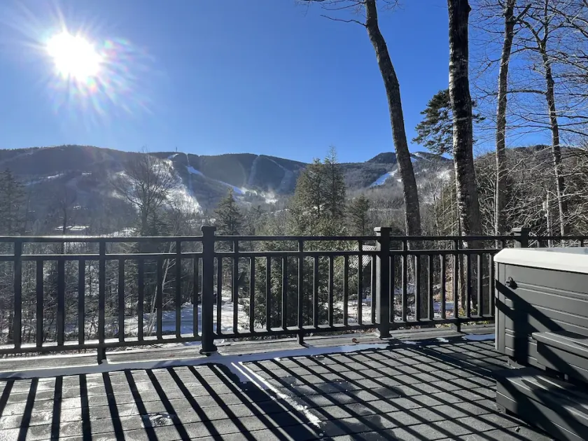 Winterfell: Ski Chalet Retreat, 2 Min Walk to Slopes, Hot Tub/Sauna, Sleeps 18! - Image 1