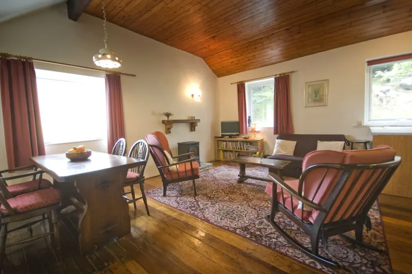 Traditional stone cottage in Barkisland. Superb views. Pet friendly. Four Stars. - Image 1