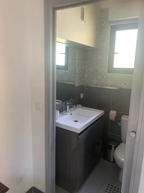 Studio Tout Equipé Dans Résidence Particulière en Plein Centre de Draguignan - Image 1