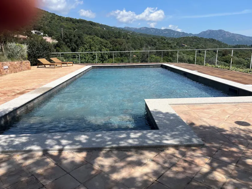 Lejlighed i villa med pool - Image 1