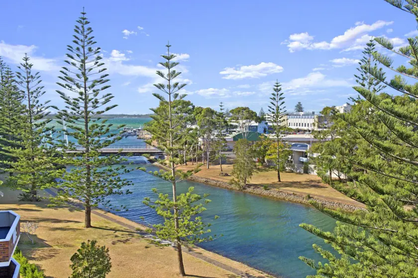 Sundial 503 - Location, Views & Quality To Match - Image 1