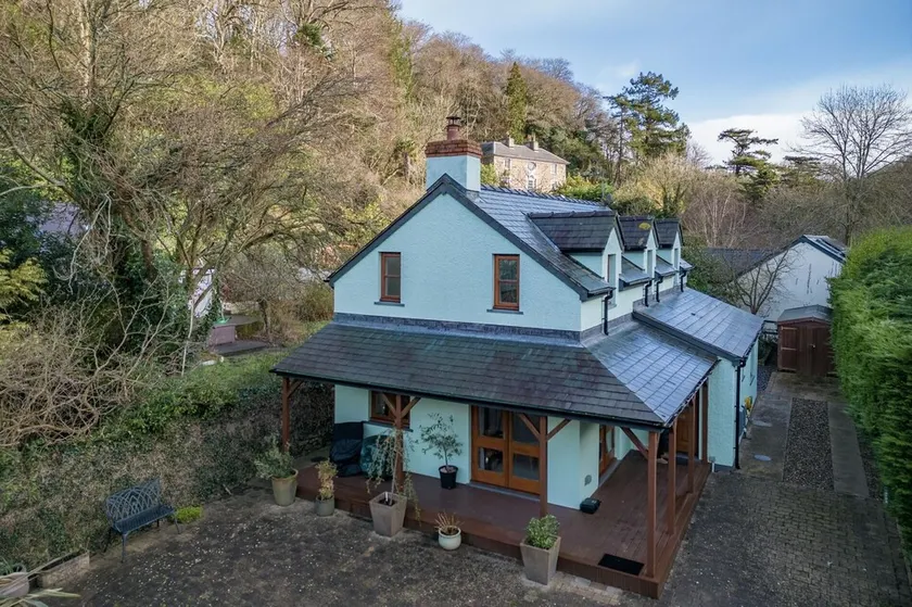 Llais Afon - 3 Bedroom Holiday Home - Fishguard - Image 1