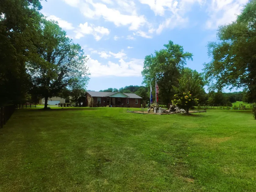 Peaceful Country setting - Image 1