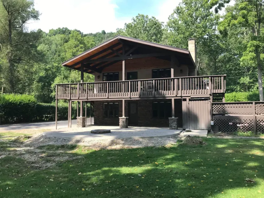 Riverview Lodge - Riverfront Home with Hot Tub - Image 1