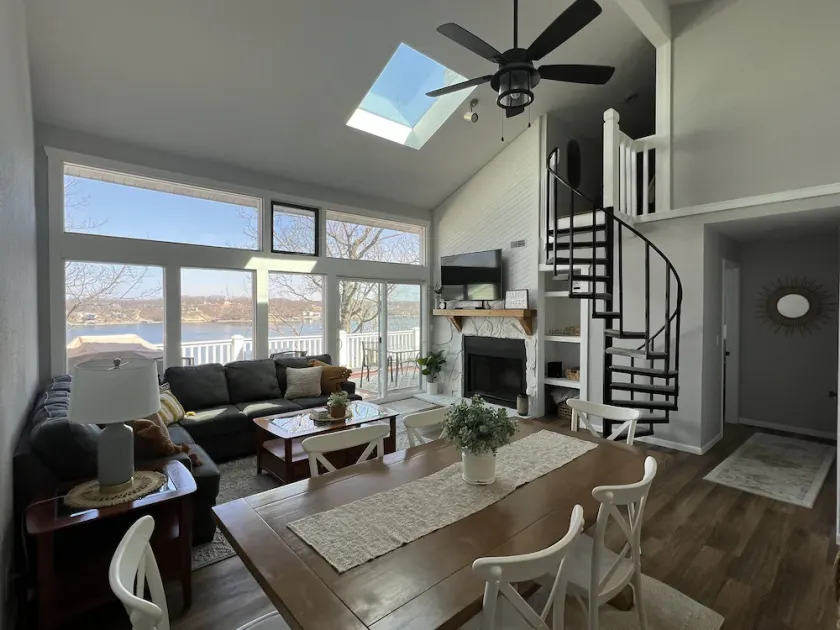 Beautifully Updated 3 BR Condo with Amazing Lake Views, Pool and Dock - Image 1