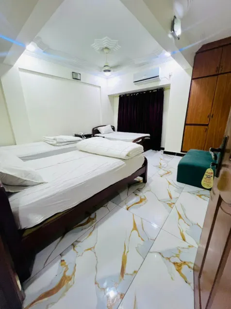 Al Amarat Hotel Tariq Road - Image 1
