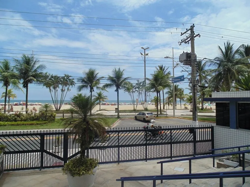 Beachfront property next to the Guilhermina street market, high standard. - Image 1