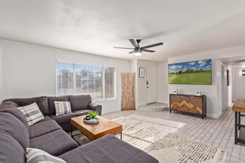 Stunning Hunter Single Family Home in the Heart of Mesa - Image 1