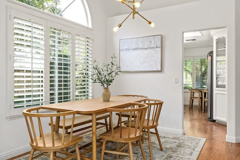 GOODE.HOMES | Luxury 3-bedroom home w/ lush garden - Image 1