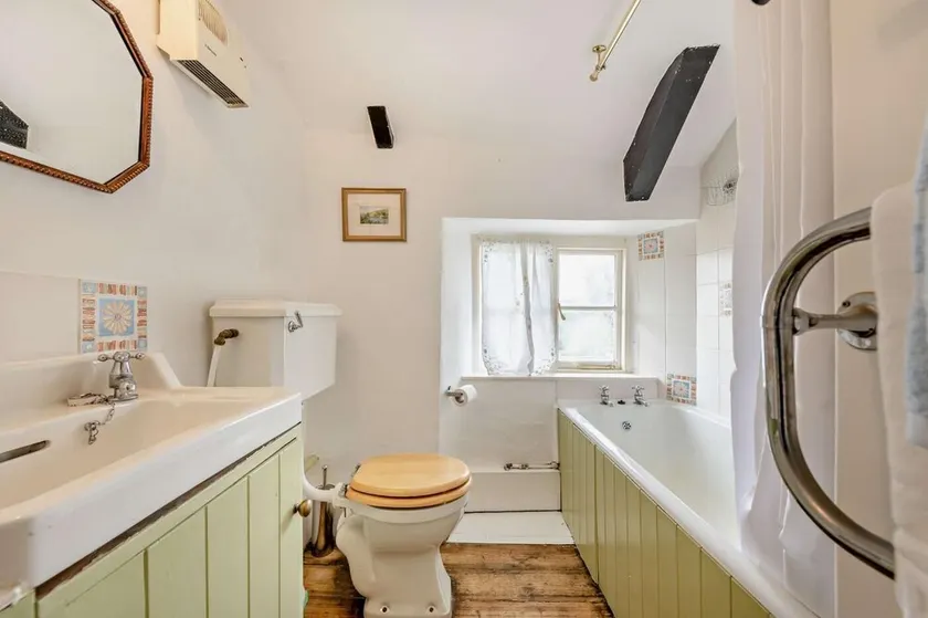 2 Bed in Frogmore oc-s29476 - Image 1