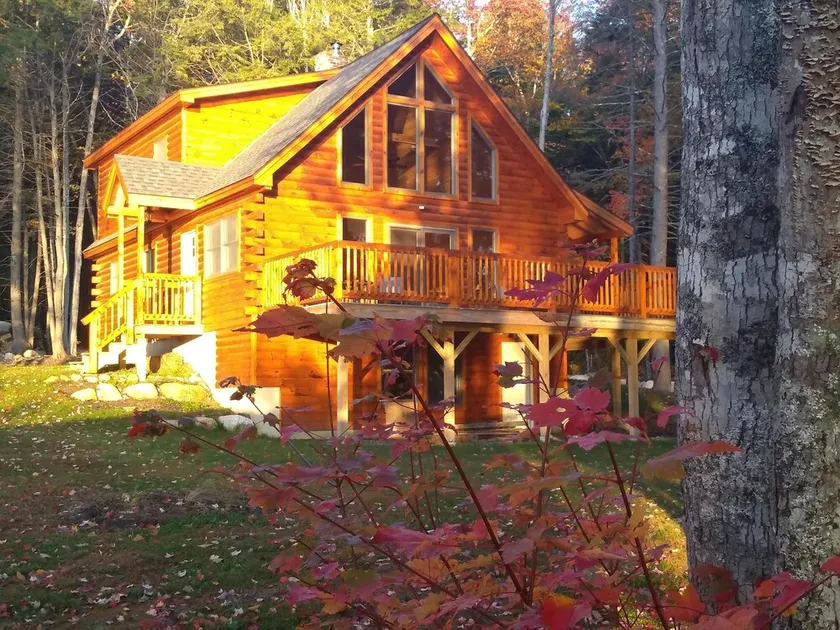 Beautiful Lakeside Log Home near Acadia National Park - kayak, canoe, swim, fish - Image 1