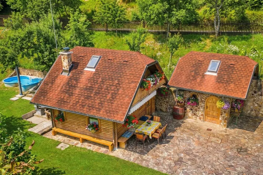 Rudnica Hill Lodge With Private Garden - Happy Rentals - Image 1