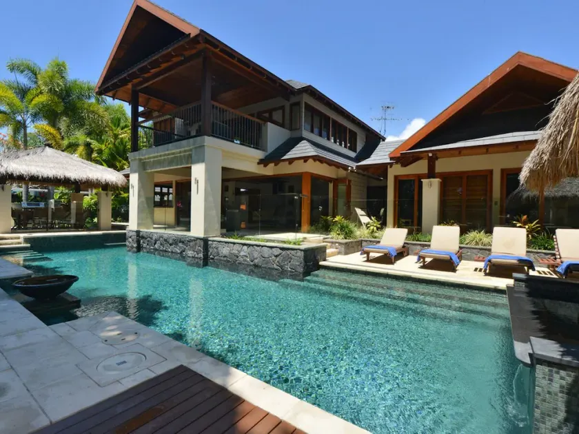 12 Cowrie Street - 4 Bedroom Beachfront House - Image 1