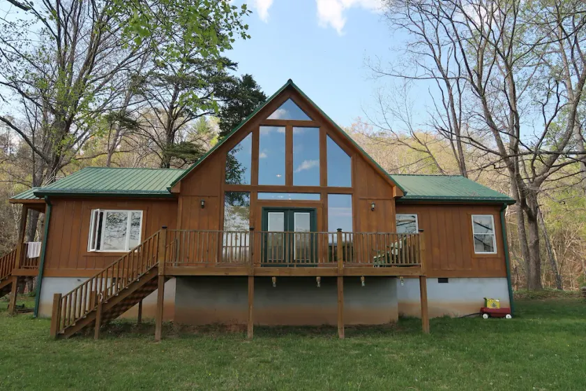 Creekfront Family-friendly Cabin in Blue Ridge Mountains - Image 1