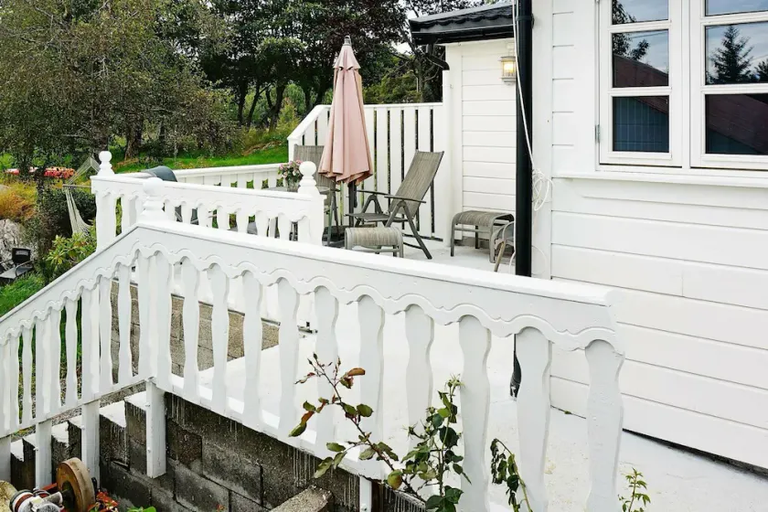 4 Sterne Ferienhaus in Austrheim - Image 1