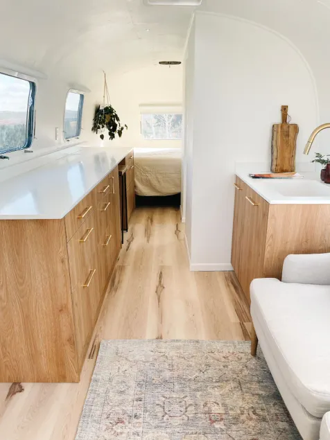 Restored 1973 Airstream Land Yacht - Image 1