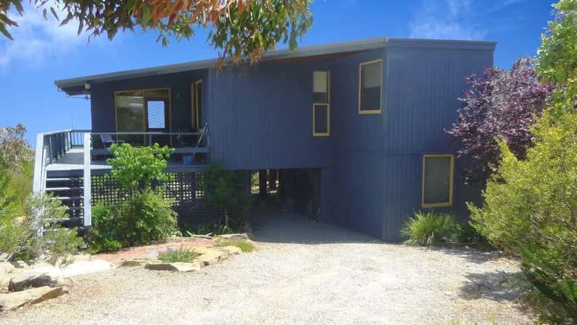 4 Robert Norman Street - Image 1