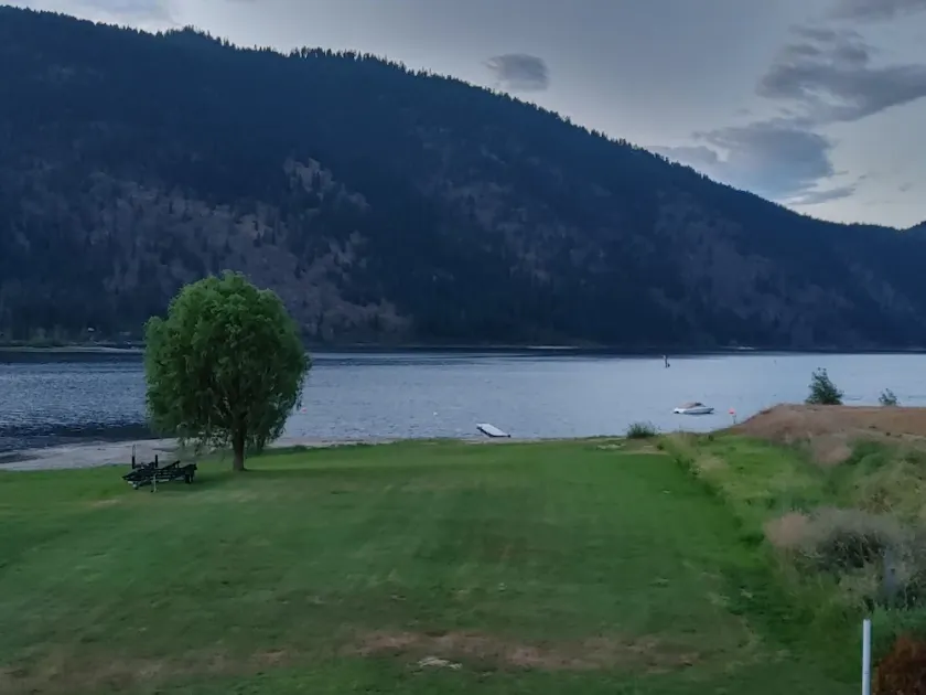 Little Shuswap Lake Front Suite - Image 1