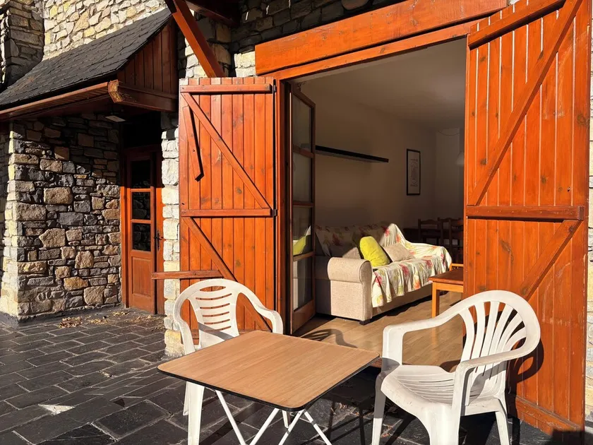 First floor apartment with garden Dellui 2 - Image 1
