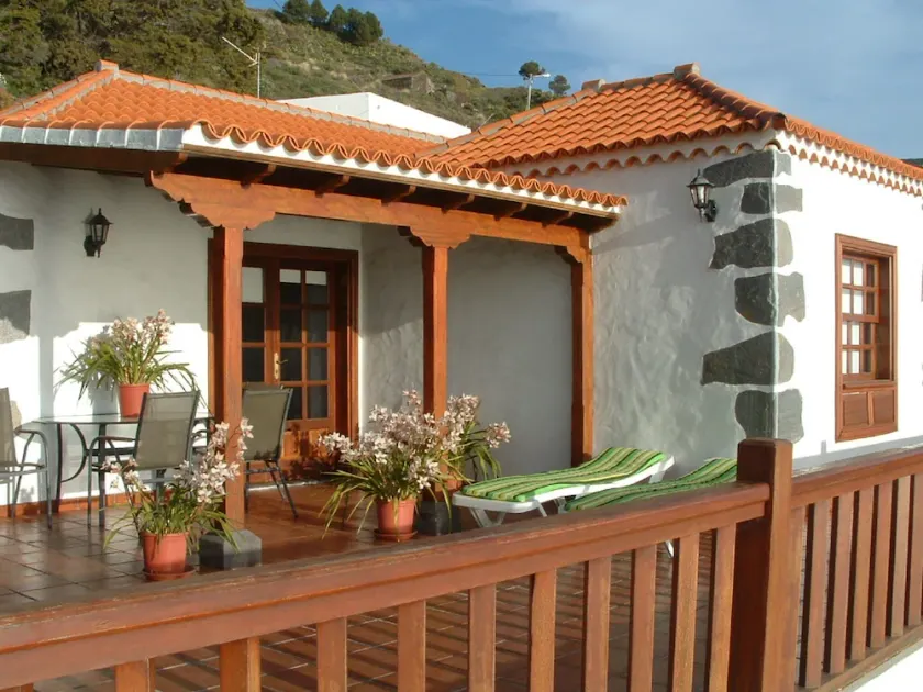 Casa los Viñedos (A) mit Blick auf das Meer, die Berge und die Vulkane. - Image 1