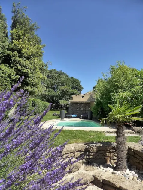 komfortable hytter i karakter bondegård beliggende i Drôme Provençal - Image 1