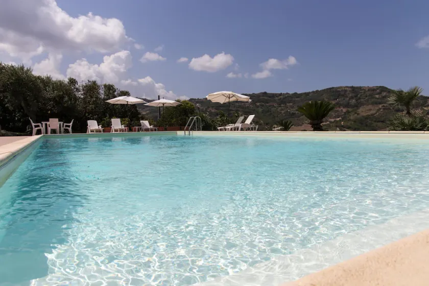 Vidunderlig villa med swimmingpool i panoramisk position ved portene til Cilento - Image 1