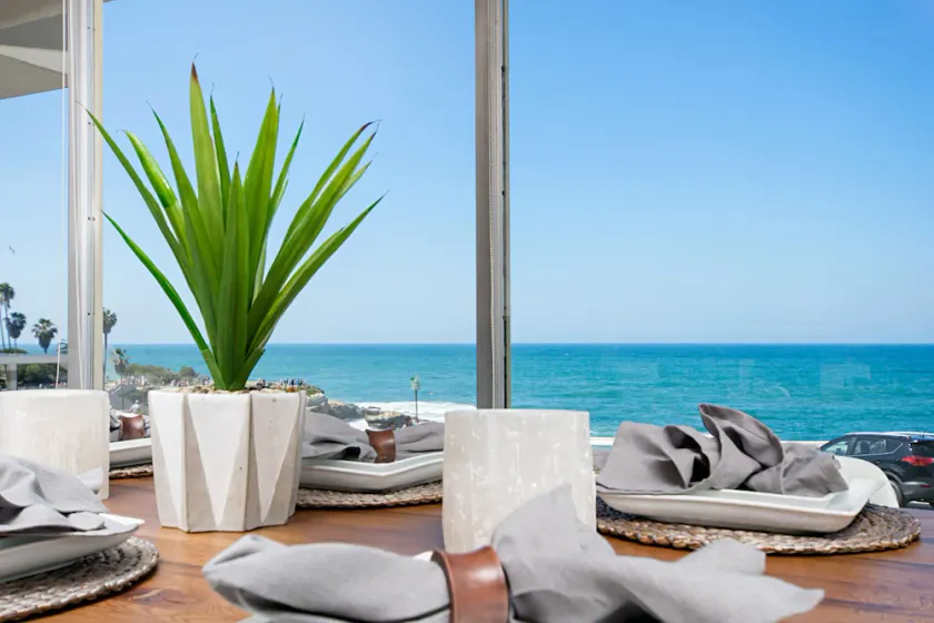 Oceanfront Luxury: Your Seaside Sanctuary in La Jolla - Image 1