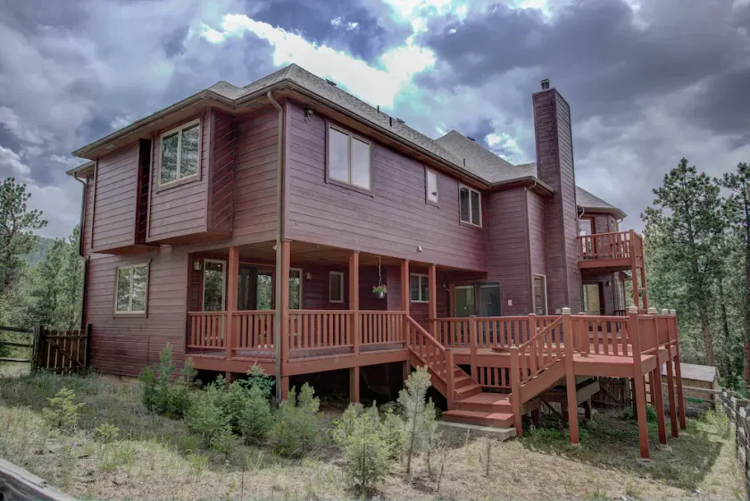 Spacious mountain home - Image 1