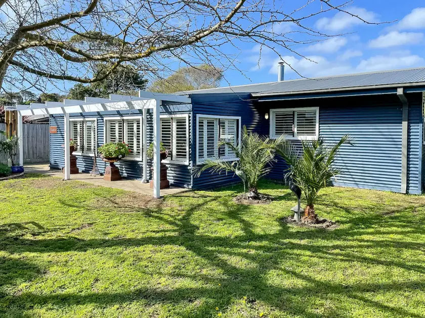 A true classic Peninsula home abounding with character and charm (sleeps 8) - Image 1